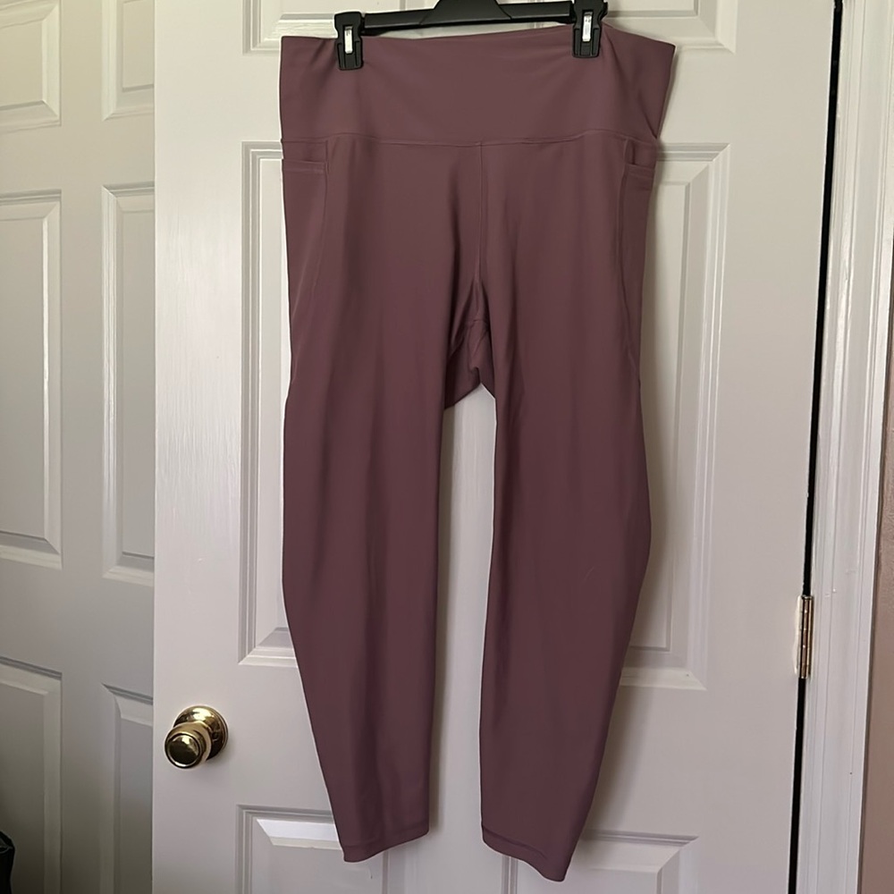 Old Navy (XXL) Elevate mauve pocket legging